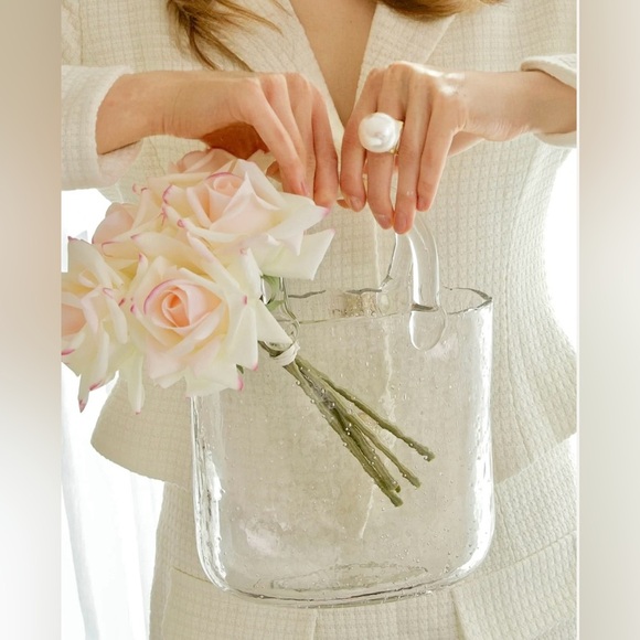 Original Olivia Glass Handbag Vase
Hand-blown Artisan Piece - Picture 2 of 13